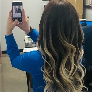 Ombré ash blonde 24 inches long.